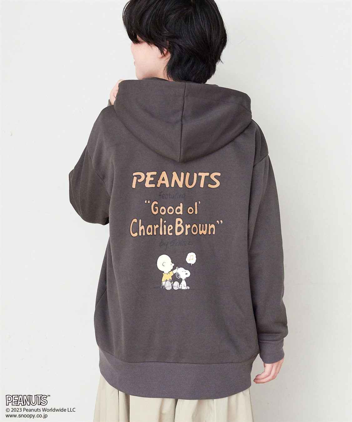 日本未入荷】Peanutsパーカー スヌーピーフーディ脇下身幅52cm - パーカー