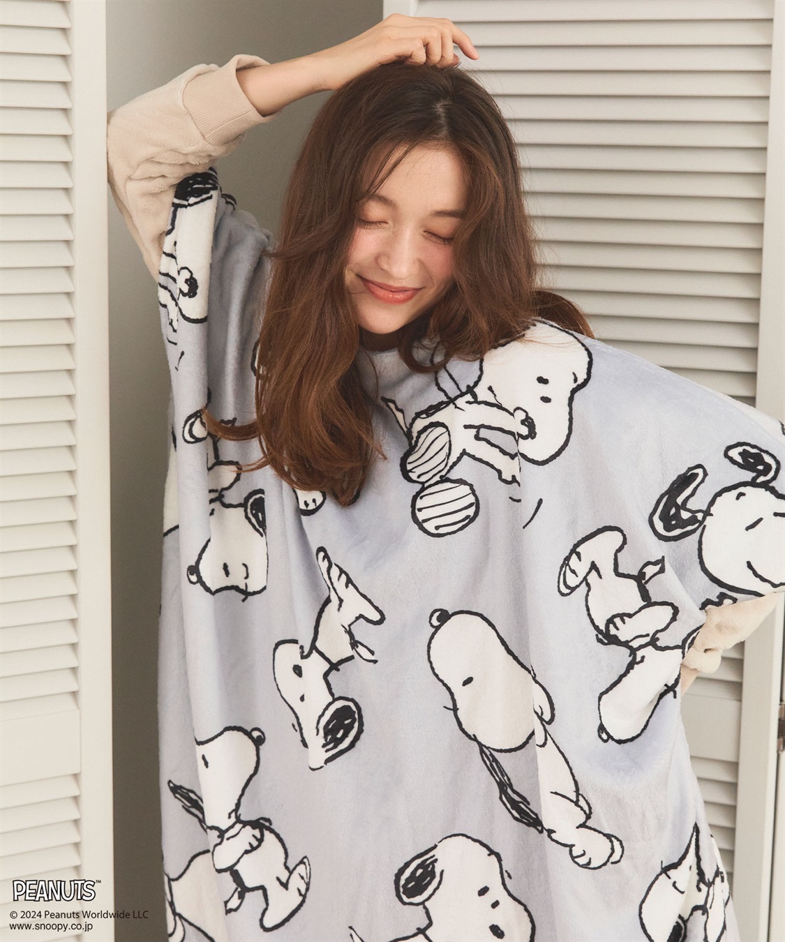 SALE》【ピーナッツ/PEANUTS】スヌーピー総柄着る毛布 Life Style by cross marche｜クロスプラス公式通販サイト